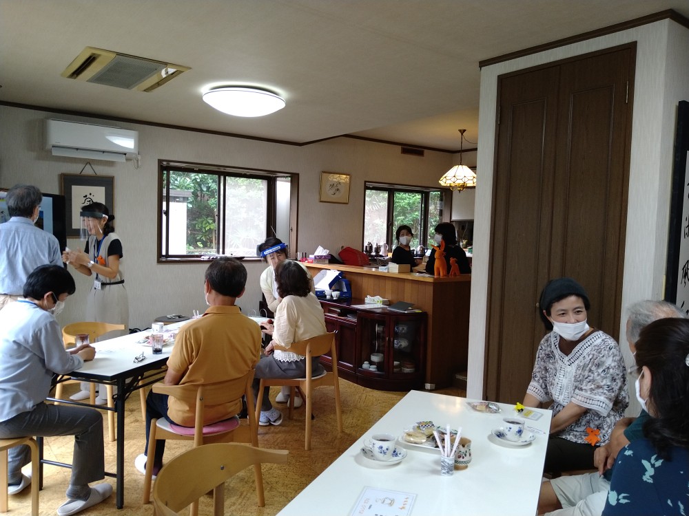 西鎌倉地区社協活動レポート「オレンジカフェ『だんだん』」